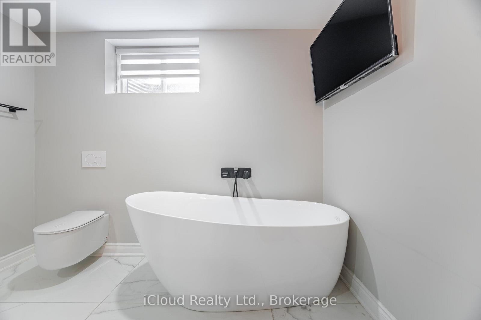 4 Deer View Ridge, Puslinch, Ontario  N1H 6H9 - Photo 43 - X12414431