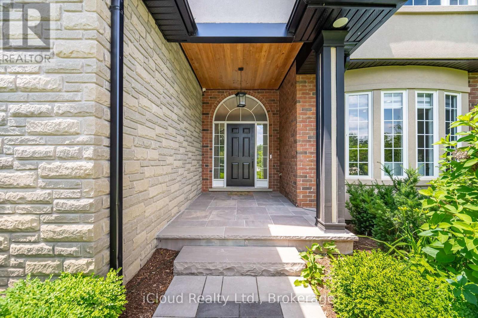 4 Deer View Ridge, Puslinch, Ontario  N1H 6H9 - Photo 6 - X12414431