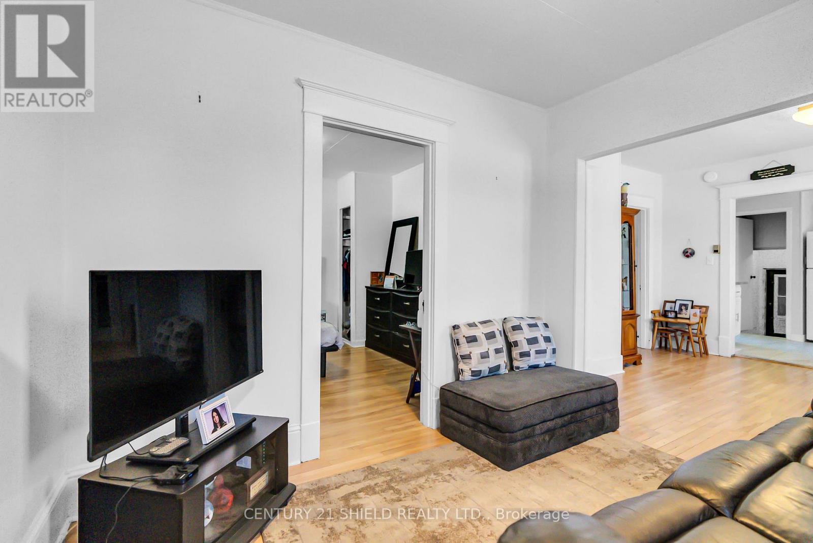 607 First Street E, Cornwall, Ontario  K6H 1L9 - Photo 6 - X12414568