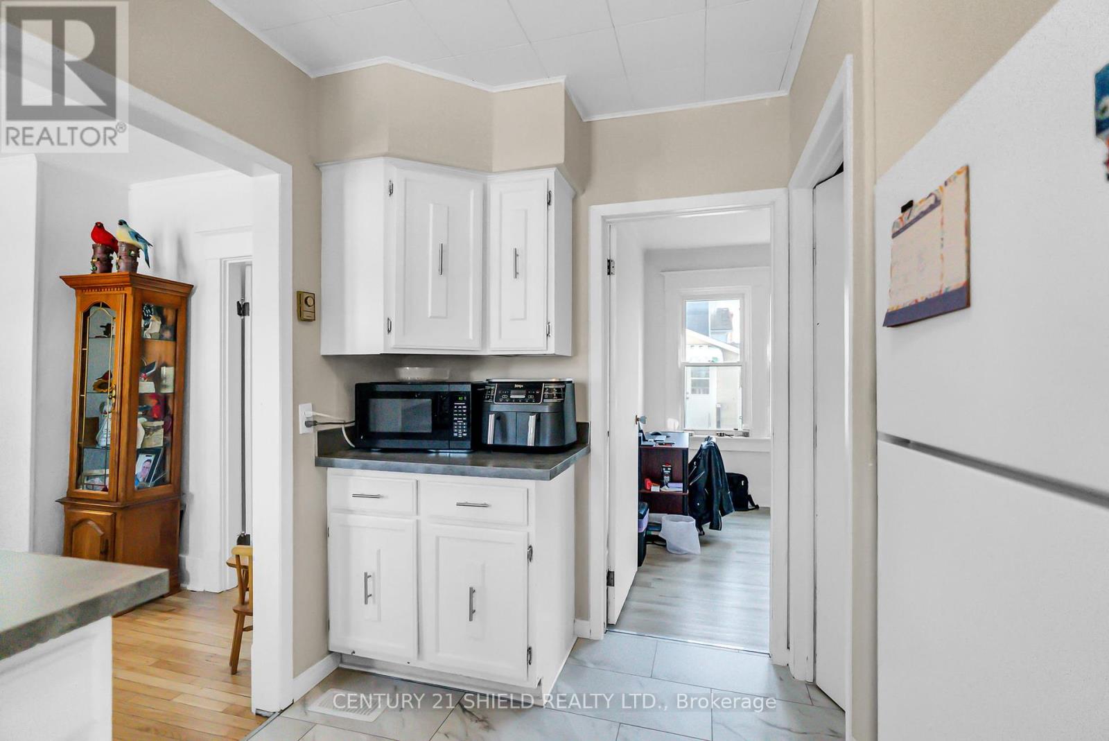607 First Street E, Cornwall, Ontario  K6H 1L9 - Photo 11 - X12414568