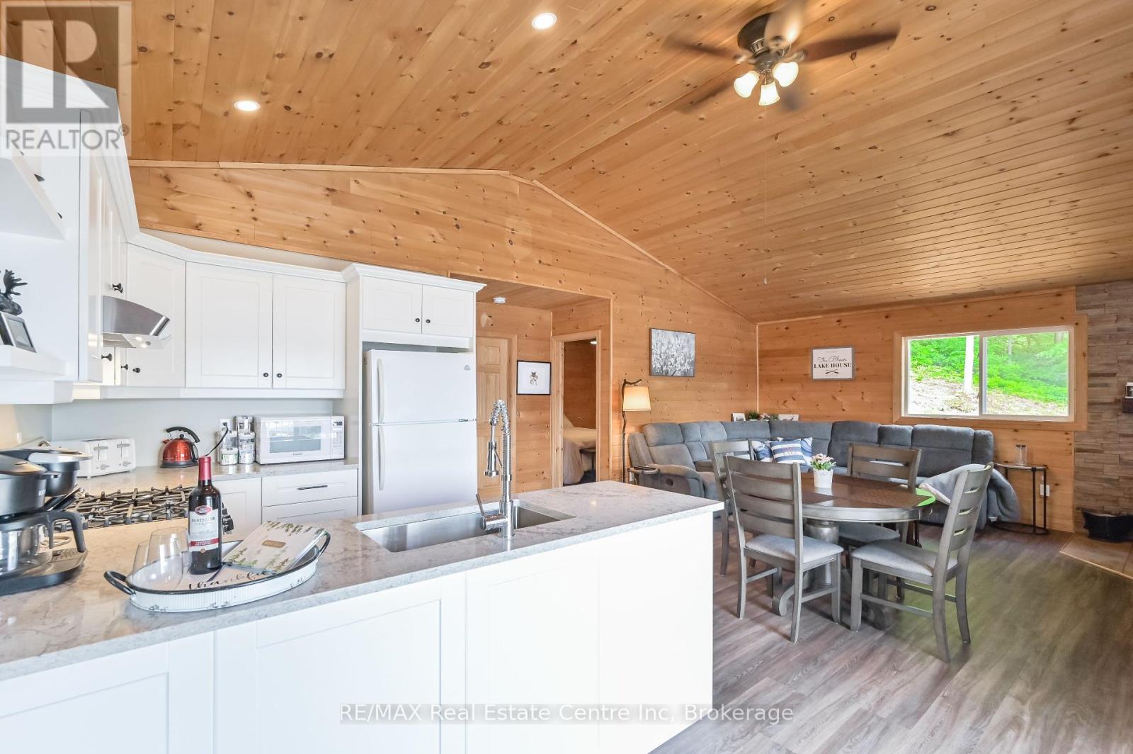 22 South Crane Lake Road, The Archipelago, Ontario  P2A 2W8 - Photo 10 - X12374510