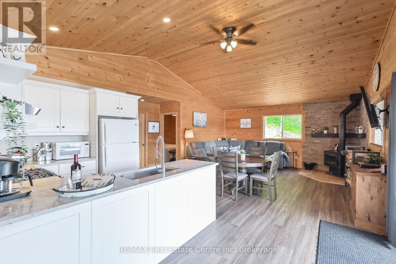 22 South Crane Lake Road, The Archipelago, Ontario  P2A 2W8 - Photo 9 - X12374510