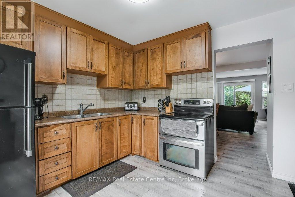 93 - 45 Marksam Road, Guelph, Ontario  N1H 6Y9 - Photo 4 - X12414540