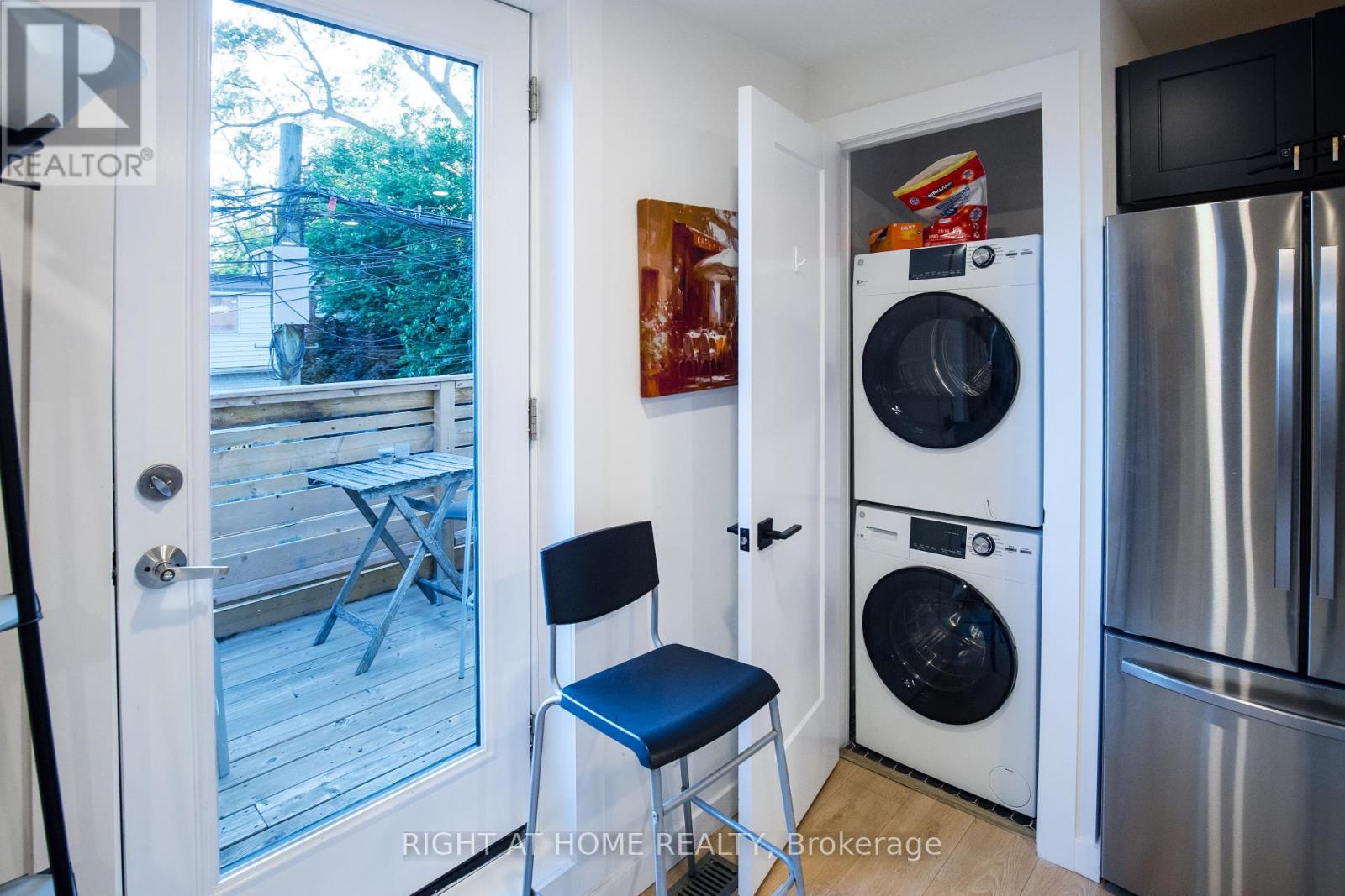 377 Lansdowne Avenue, Toronto, Ontario  M6H 3Y2 - Photo 11 - C12397738