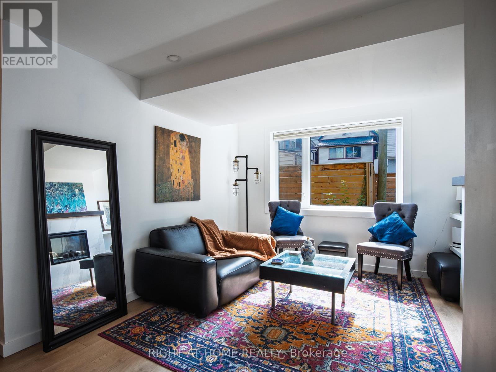 377 Lansdowne Avenue, Toronto, Ontario  M6H 3Y2 - Photo 19 - C12397738