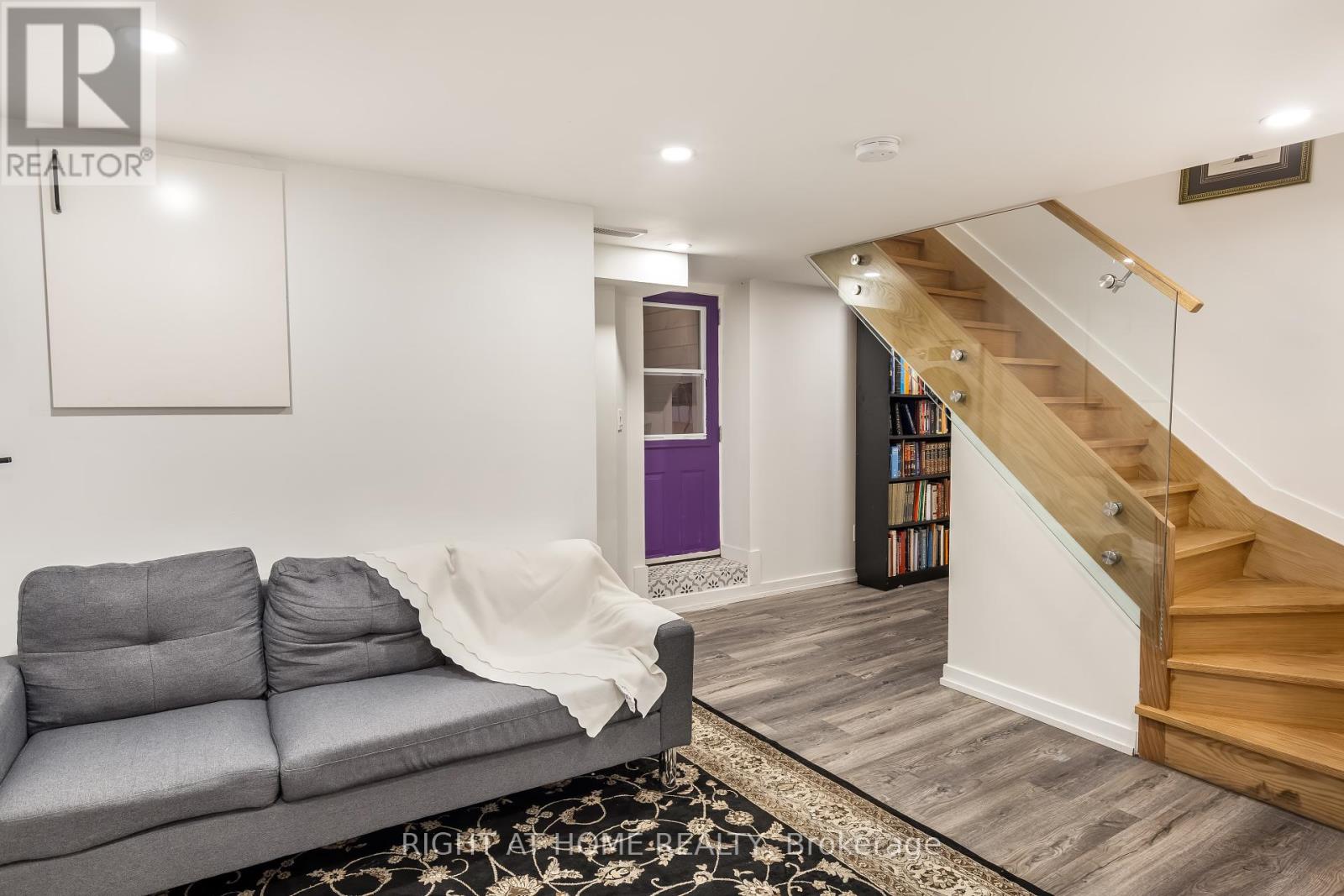377 Lansdowne Avenue, Toronto, Ontario  M6H 3Y2 - Photo 30 - C12397738