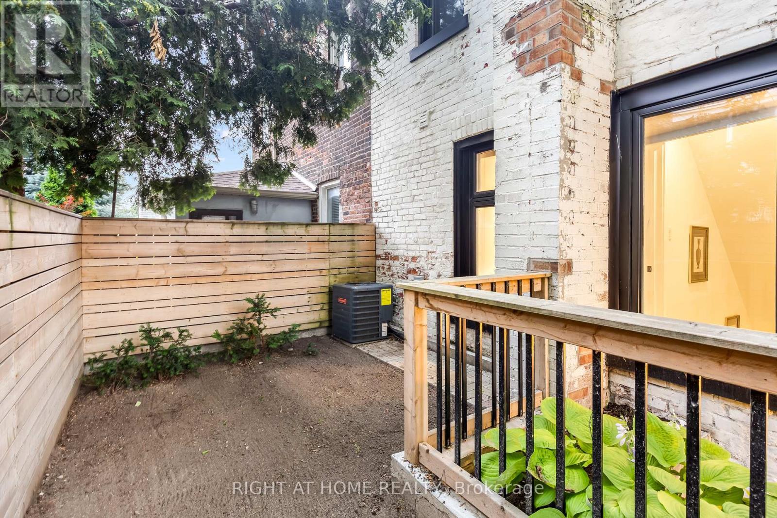 377 Lansdowne Avenue, Toronto, Ontario  M6H 3Y2 - Photo 34 - C12397738