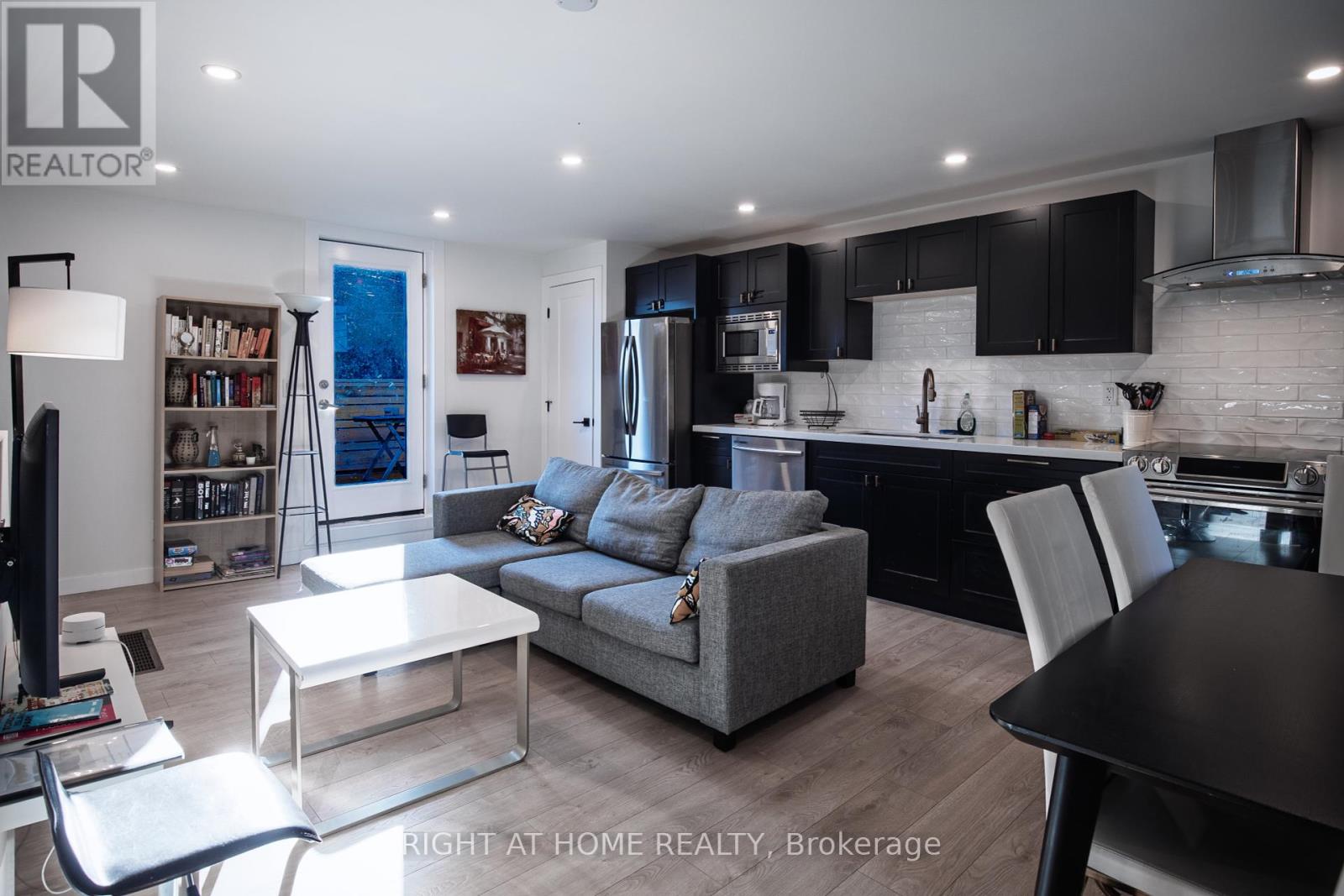 377 Lansdowne Avenue, Toronto, Ontario  M6H 3Y2 - Photo 7 - C12397738