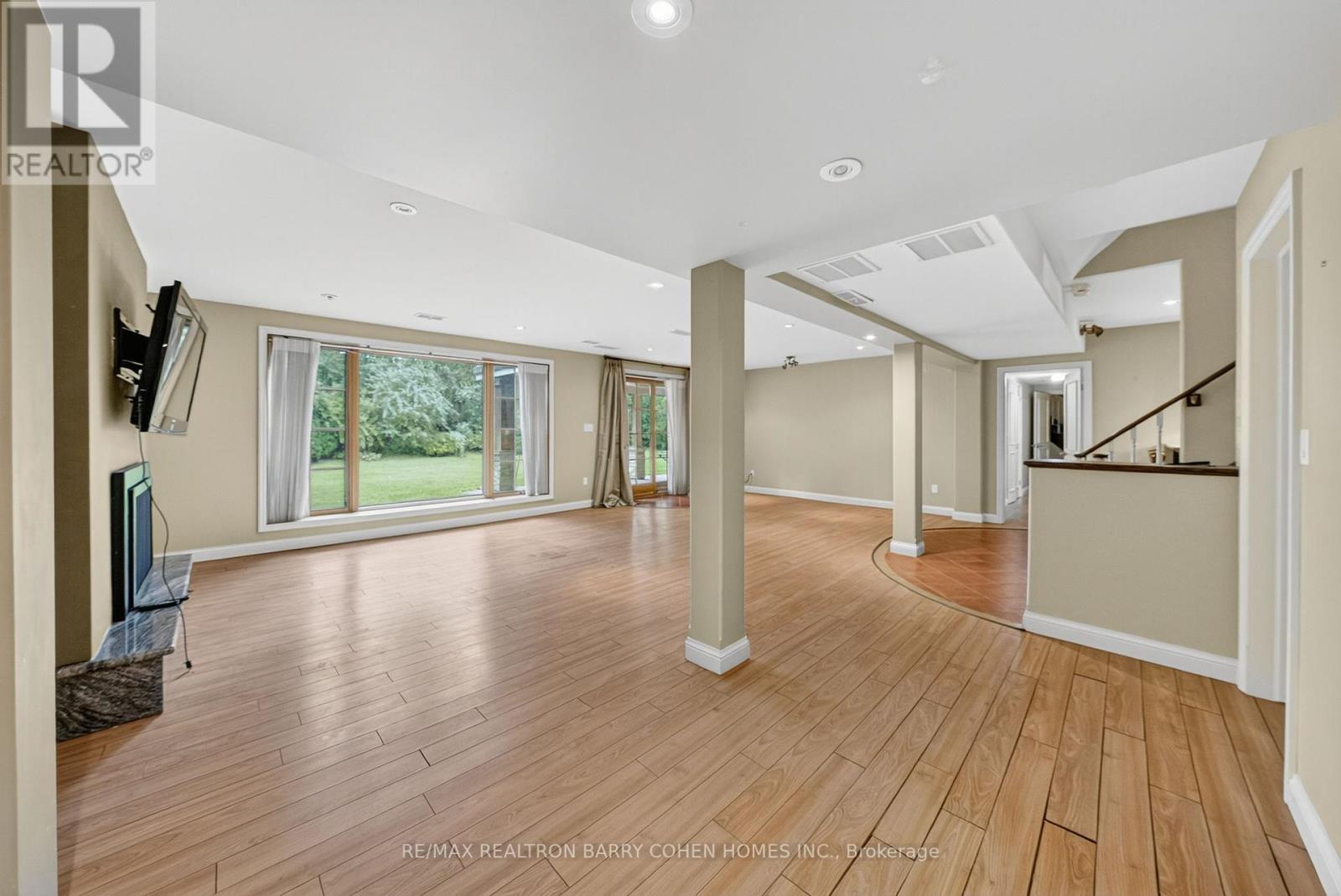 11 Tudor Gate, Toronto, Ontario  M2L 1N3 - Photo 20 - C12413325