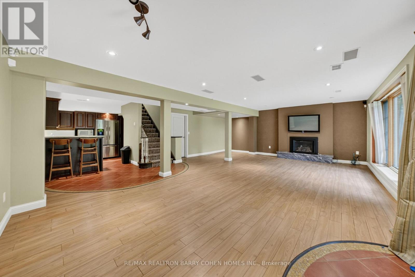 11 Tudor Gate, Toronto, Ontario  M2L 1N3 - Photo 21 - C12413325