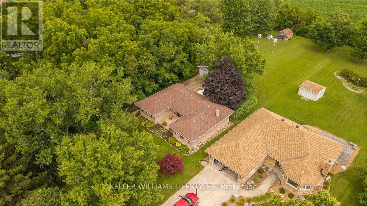 15 Bayley Street, Lambton Shores, Ontario  N0N 1J0 - Photo 45 - X12414381