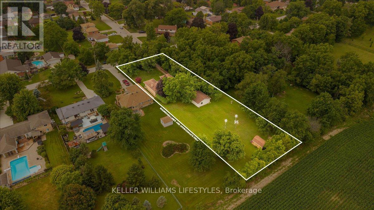 15 Bayley Street, Lambton Shores, Ontario  N0N 1J0 - Photo 44 - X12414381