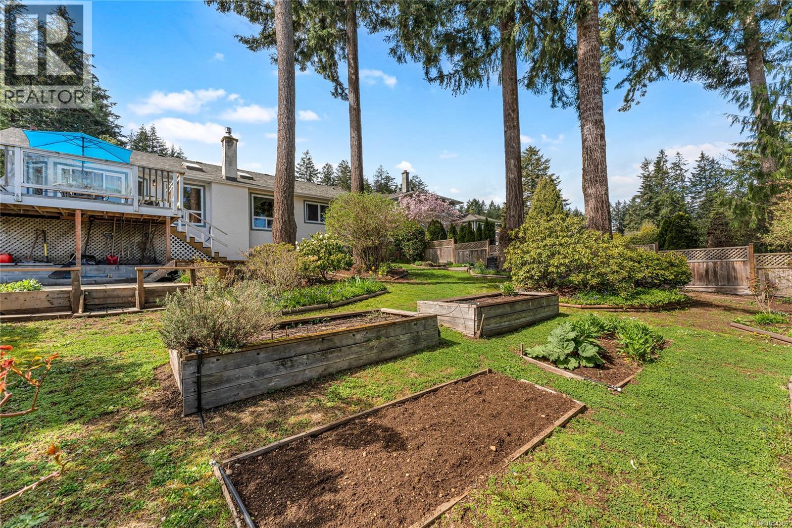 775 Menawood Pl, Saanich, British Columbia  V8Y 2Z7 - Photo 43 - 1014386