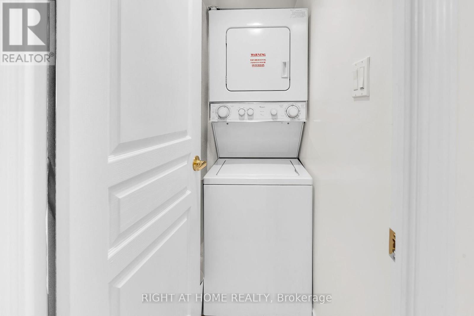 404 - 19 Northern Heights Drive, Richmond Hill, Ontario  L4B 4M4 - Photo 11 - N12347711