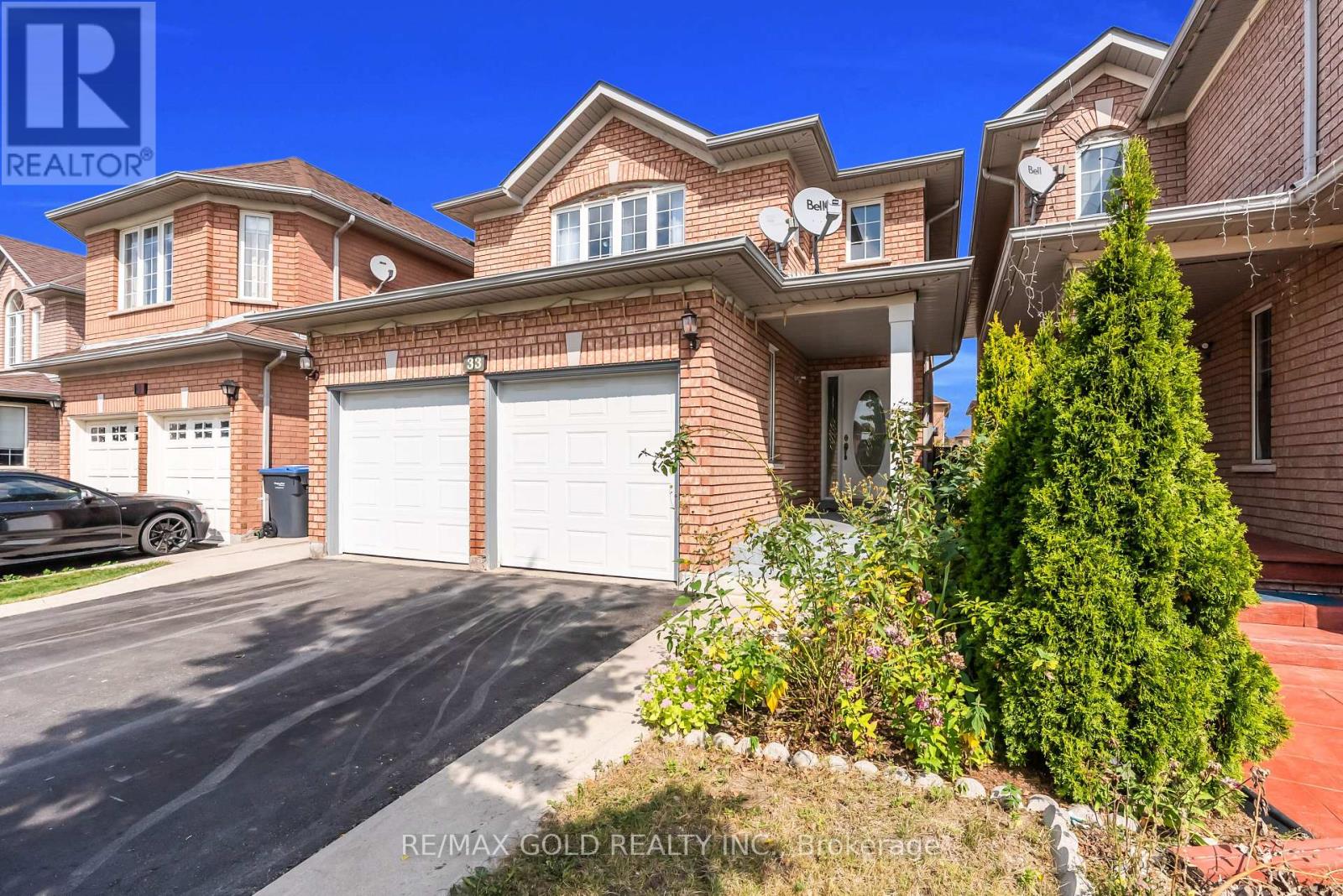 33 Tigerlily Place, Brampton, Ontario  L6R 2C8 - Photo 6 - W12412399