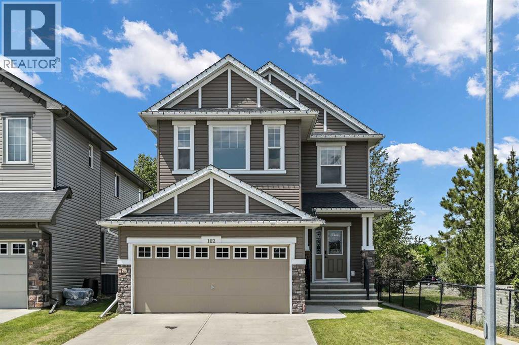 Property at 102 Ravenscroft Green SE image 1
