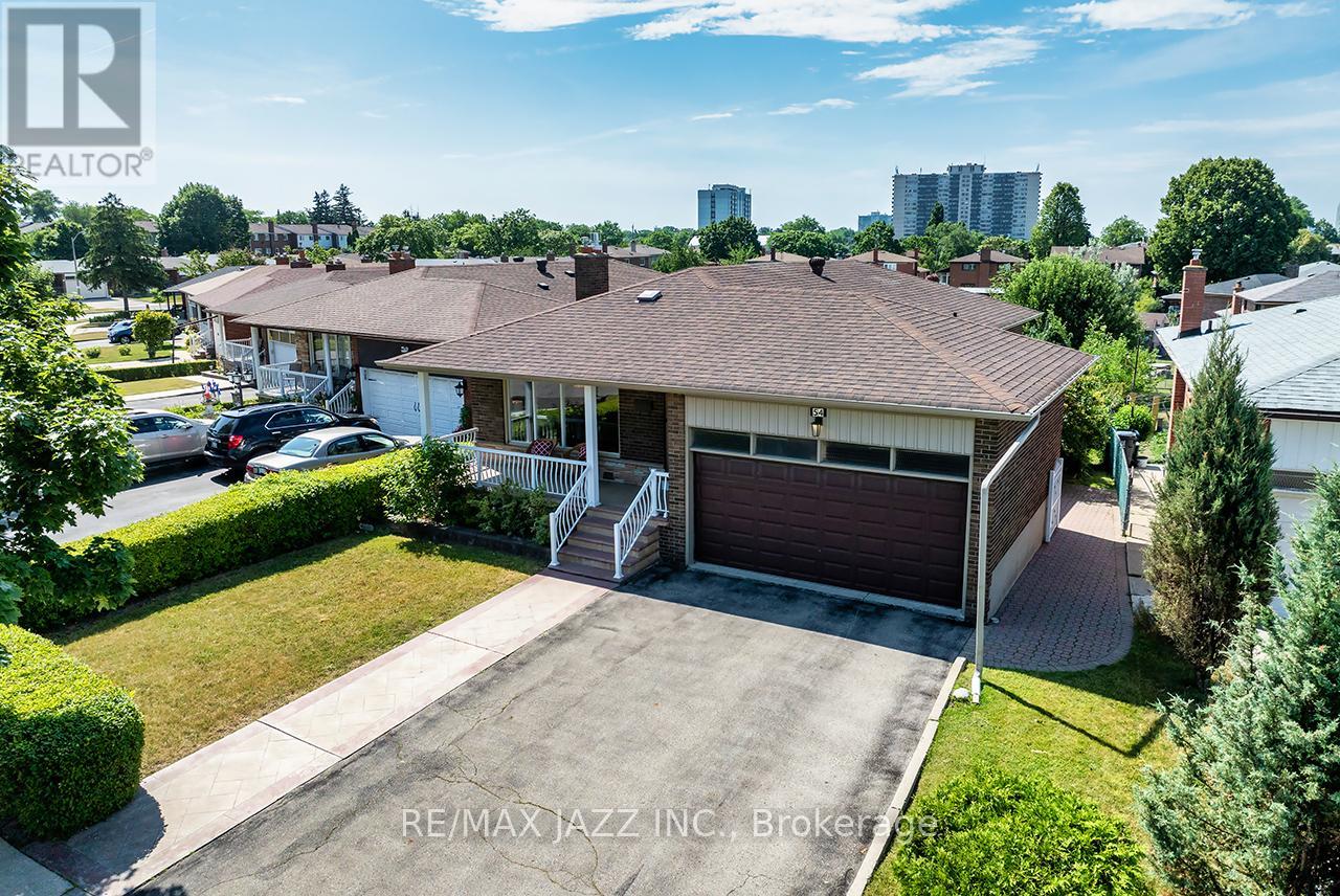 54 BARTEL DRIVE, Toronto, Ontario