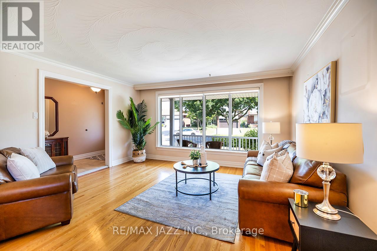 54 Bartel Drive, Toronto, Ontario  M3N 1C9 - Photo 11 - W12364097