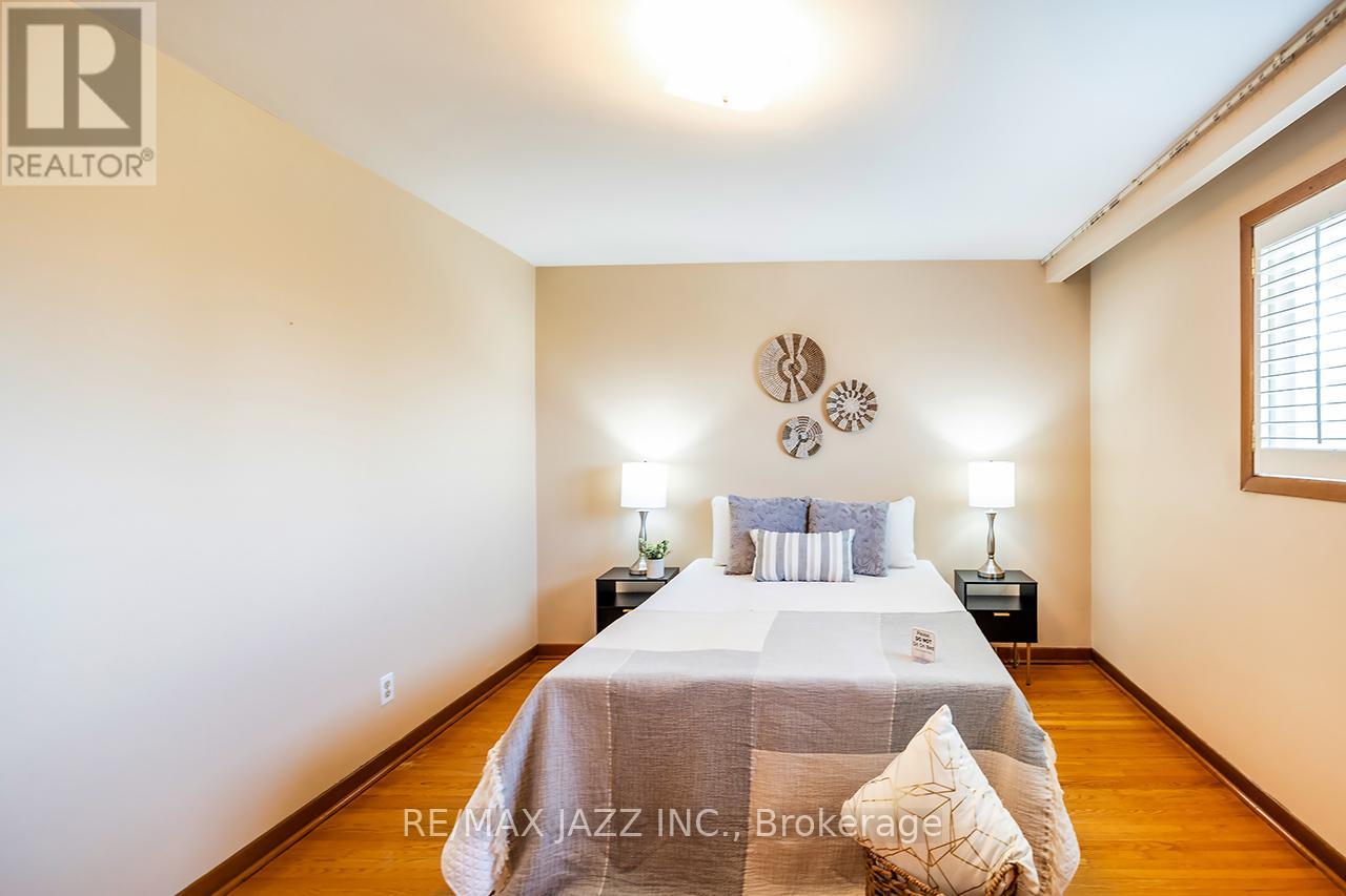 54 Bartel Drive, Toronto, Ontario  M3N 1C9 - Photo 24 - W12364097