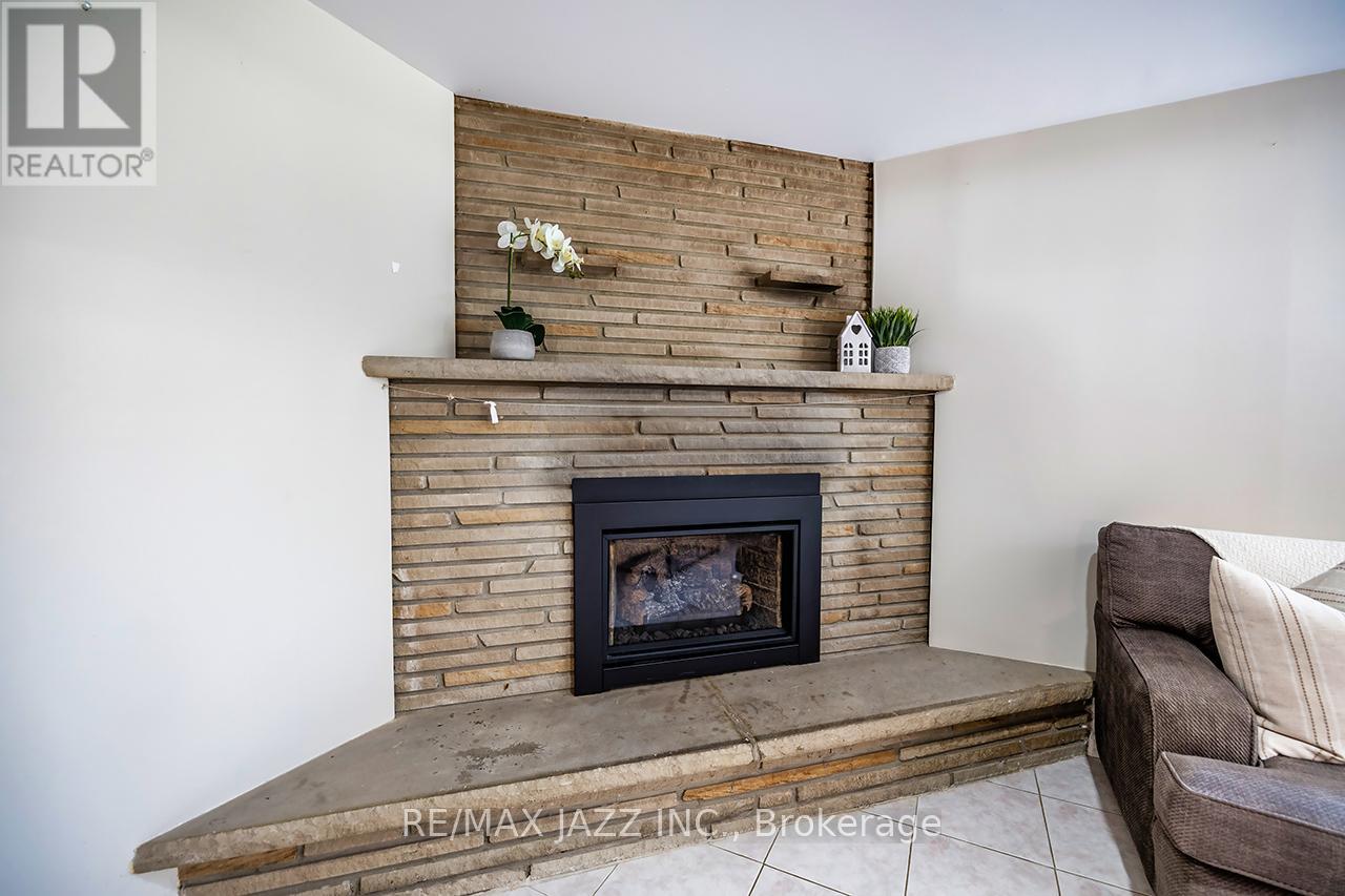 54 Bartel Drive, Toronto, Ontario  M3N 1C9 - Photo 28 - W12364097