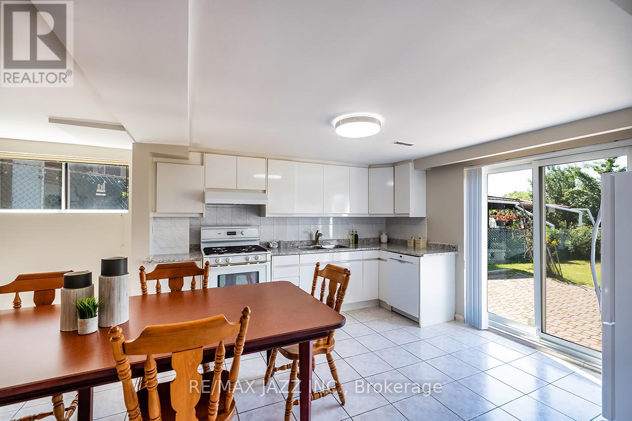 54 Bartel Drive, Toronto, Ontario  M3N 1C9 - Photo 31 - W12364097