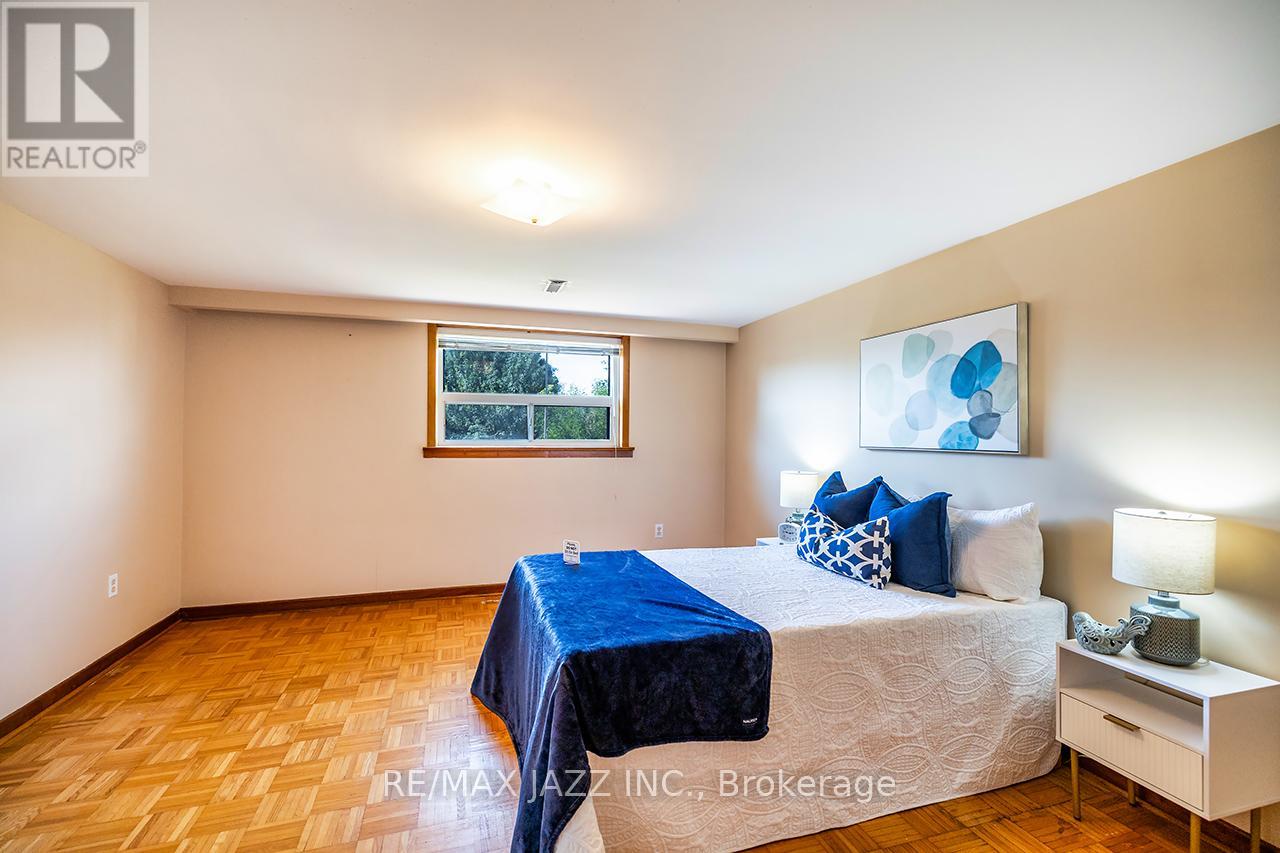 54 Bartel Drive, Toronto, Ontario  M3N 1C9 - Photo 33 - W12364097