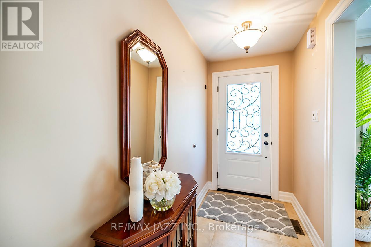 54 Bartel Drive, Toronto, Ontario  M3N 1C9 - Photo 8 - W12364097