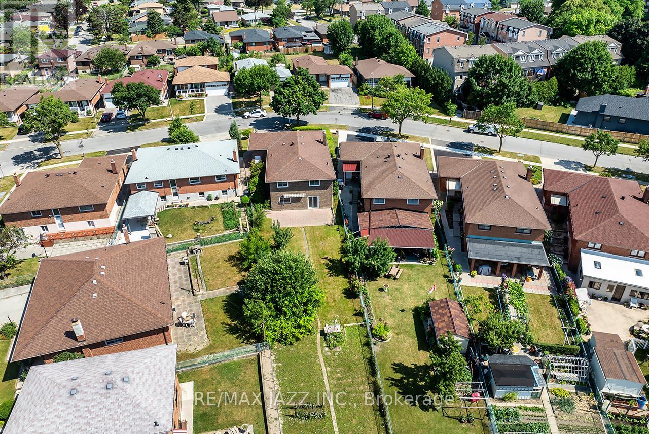 54 Bartel Drive, Toronto, Ontario  M3N 1C9 - Photo 43 - W12364097