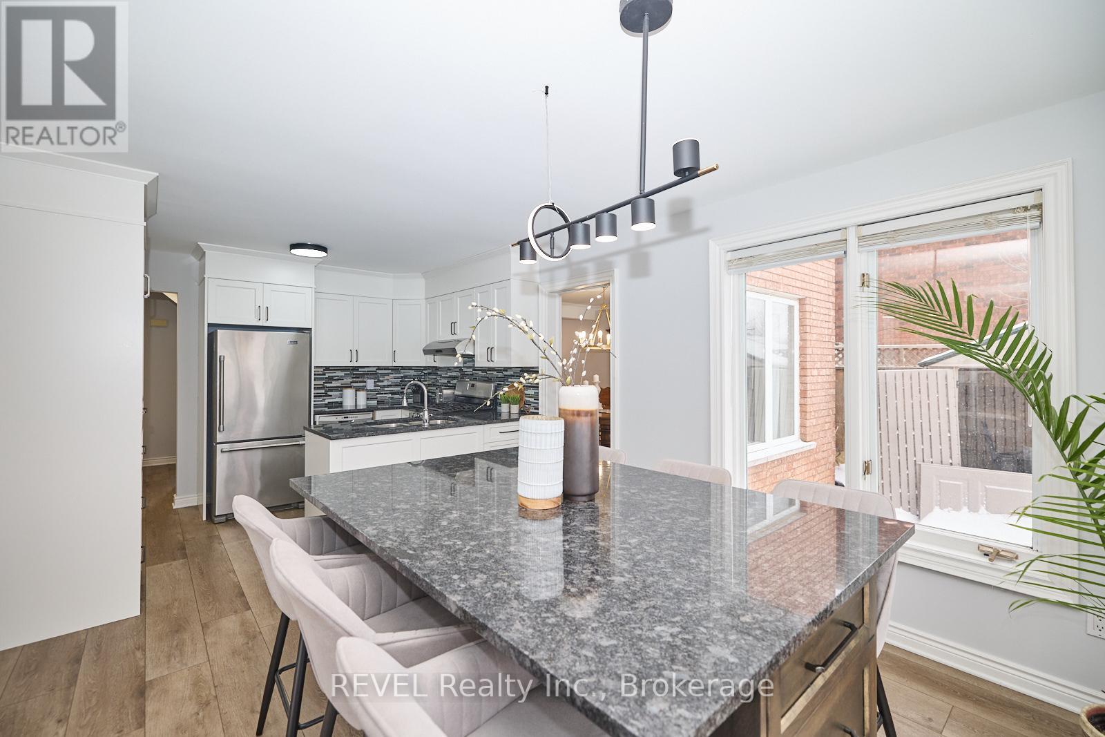 8007 Oakridge Drive, Niagara Falls, Ontario  L2H 2W1 - Photo 16 - X12414651