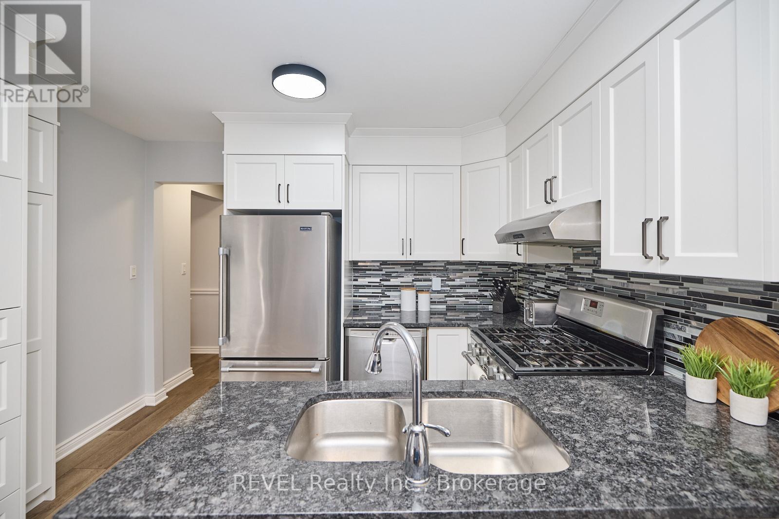 8007 Oakridge Drive, Niagara Falls, Ontario  L2H 2W1 - Photo 18 - X12414651