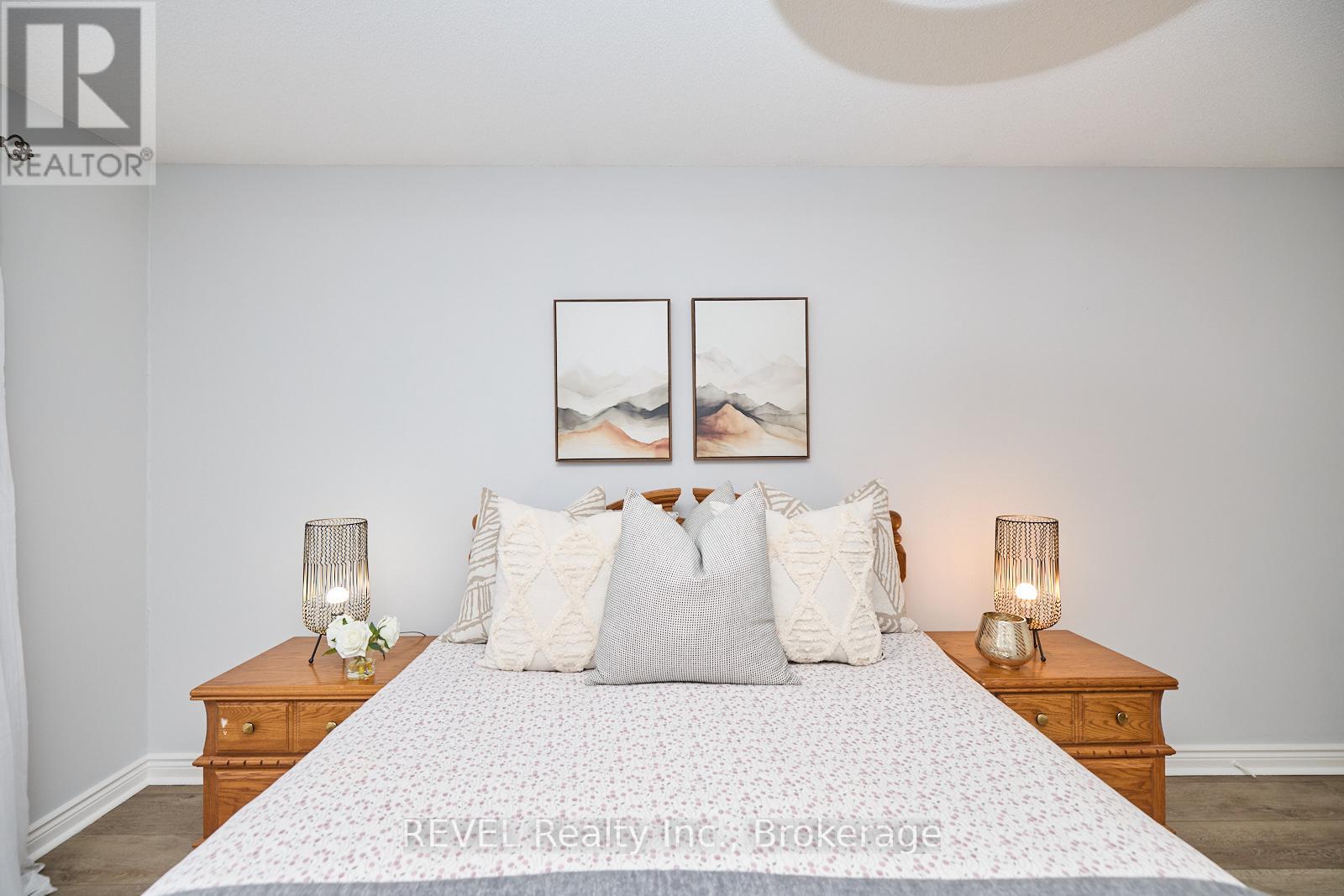 8007 Oakridge Drive, Niagara Falls, Ontario  L2H 2W1 - Photo 27 - X12414651