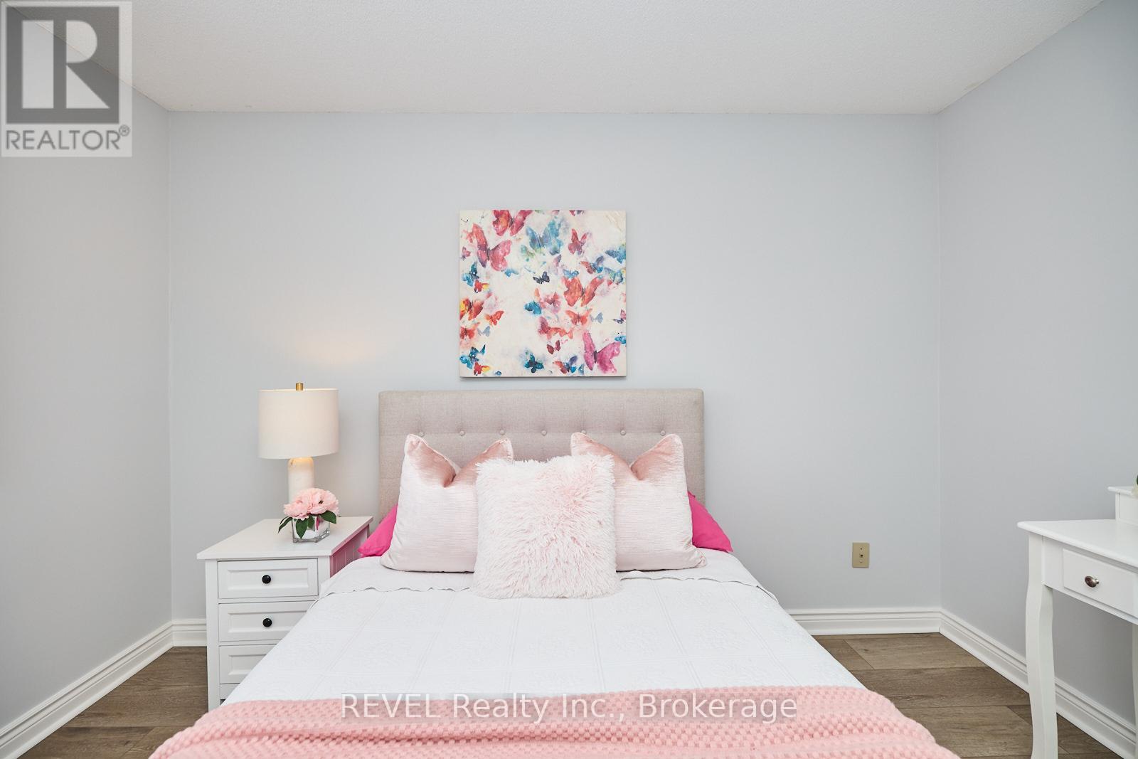 8007 Oakridge Drive, Niagara Falls, Ontario  L2H 2W1 - Photo 34 - X12414651