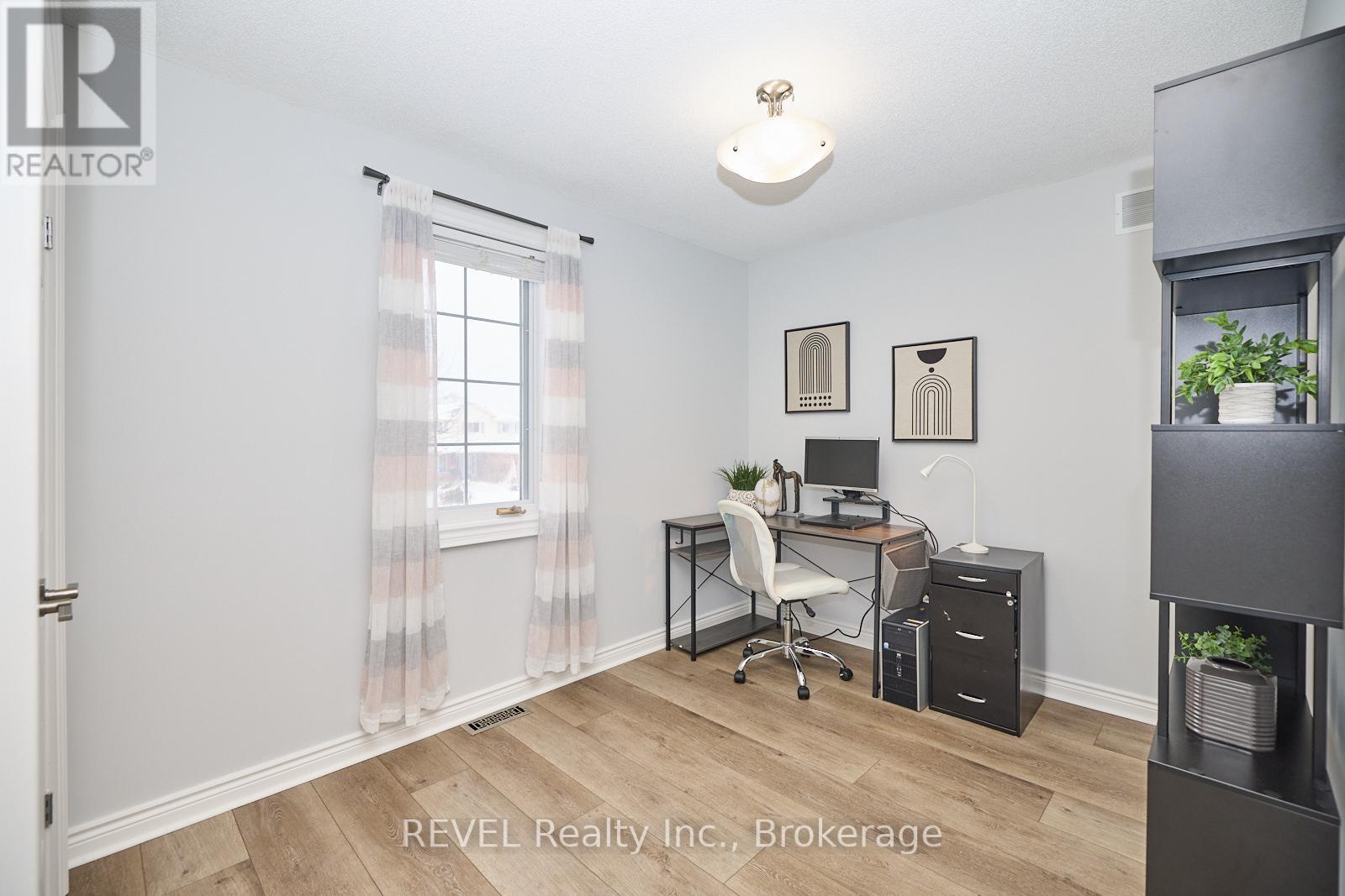 8007 Oakridge Drive, Niagara Falls, Ontario  L2H 2W1 - Photo 36 - X12414651