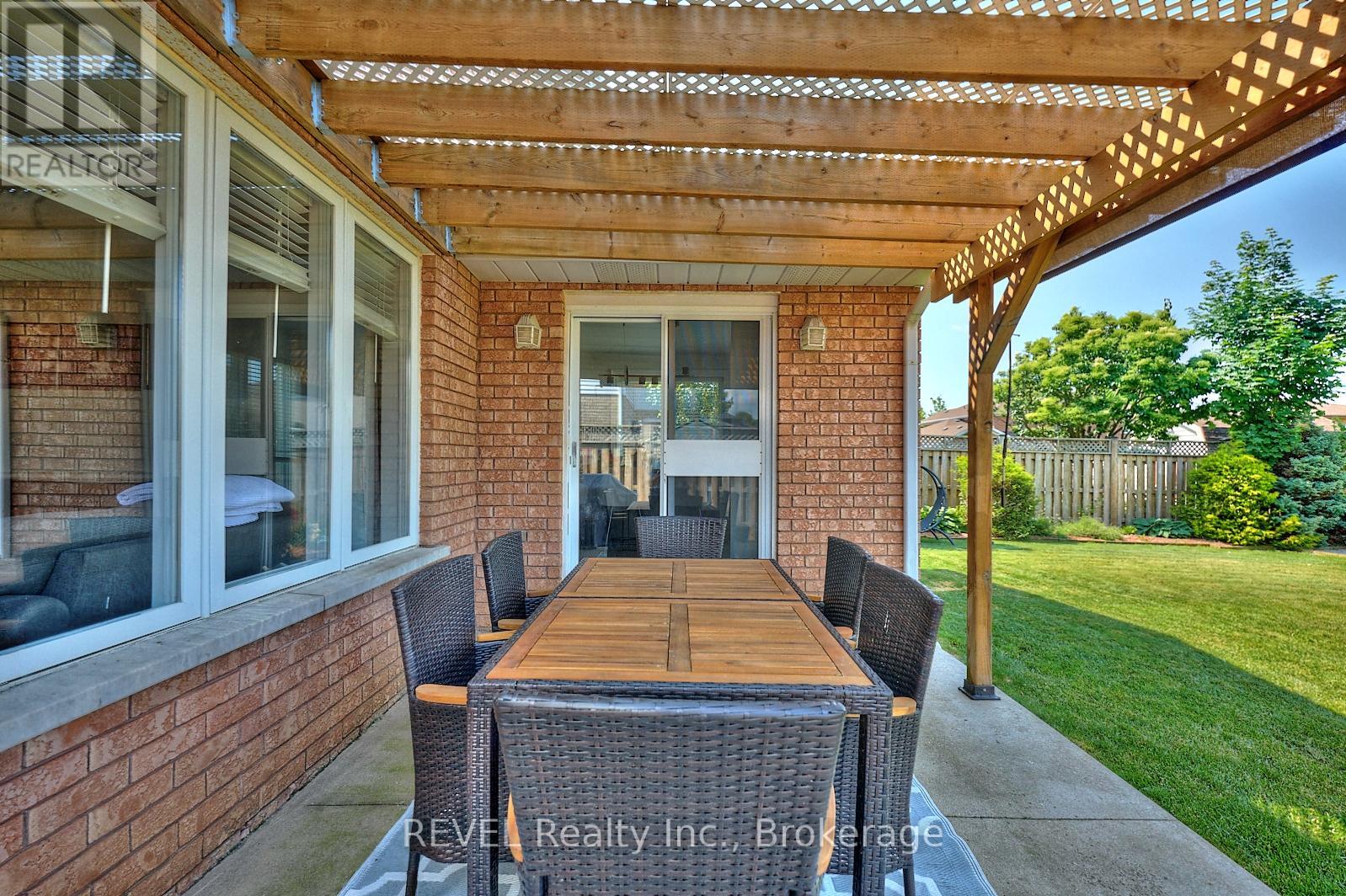 8007 Oakridge Drive, Niagara Falls, Ontario  L2H 2W1 - Photo 44 - X12414651
