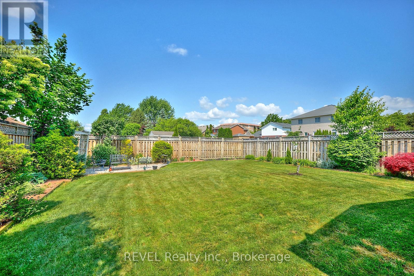 8007 Oakridge Drive, Niagara Falls, Ontario  L2H 2W1 - Photo 46 - X12414651