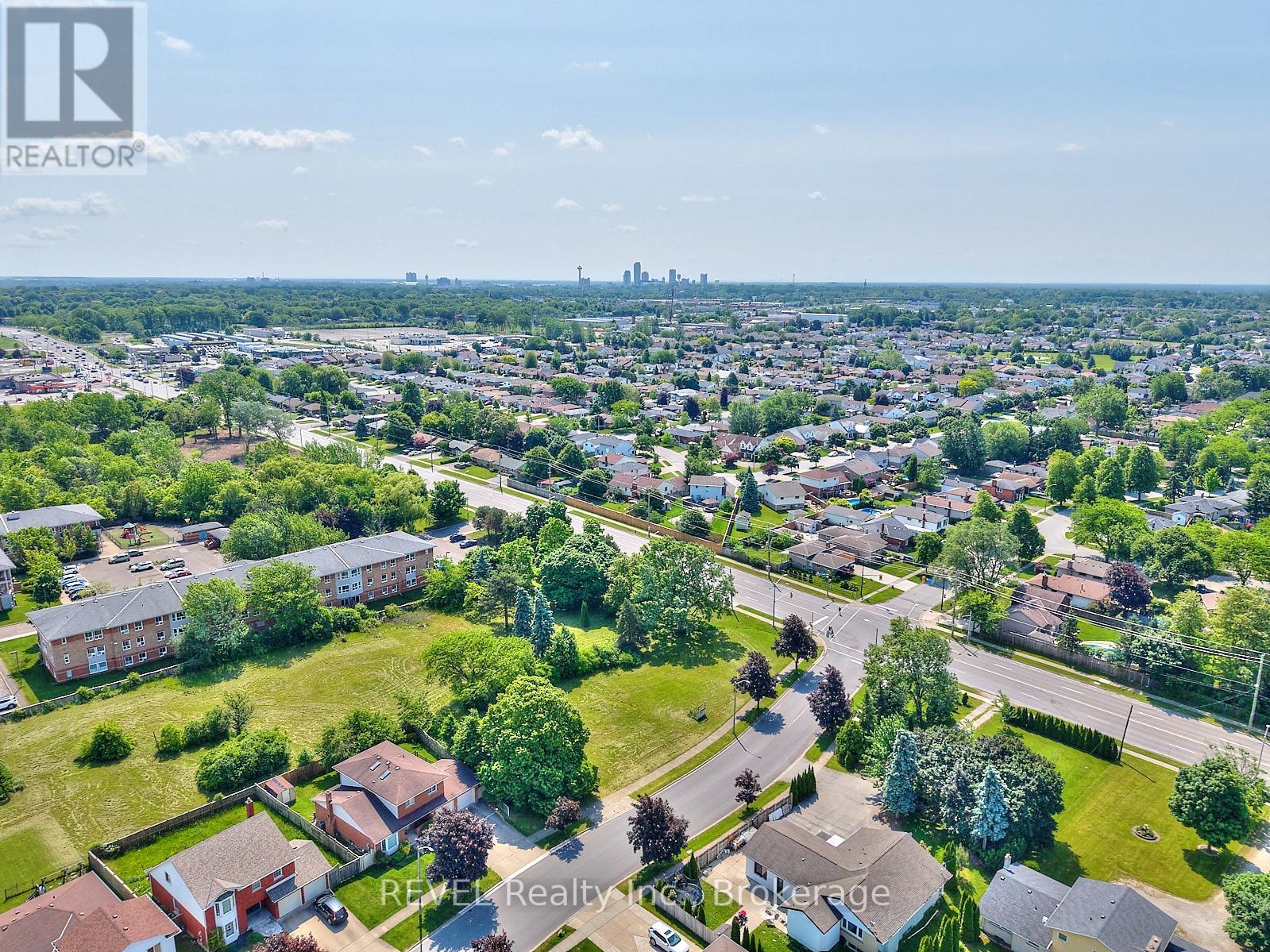 8007 Oakridge Drive, Niagara Falls, Ontario  L2H 2W1 - Photo 50 - X12414651