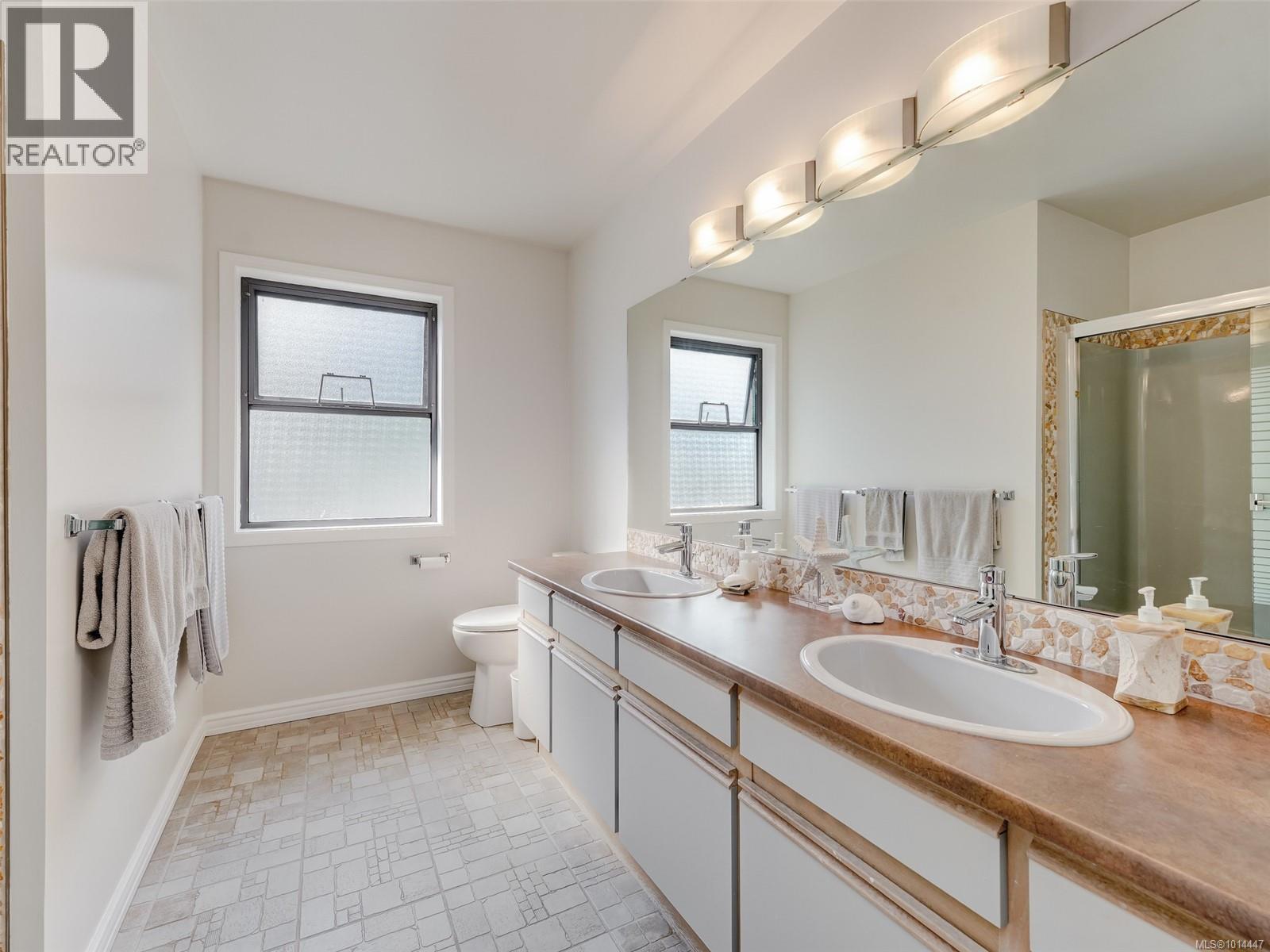 764 Westbury Rd, Saanich, British Columbia  V8Y 1G8 - Photo 29 - 1014447