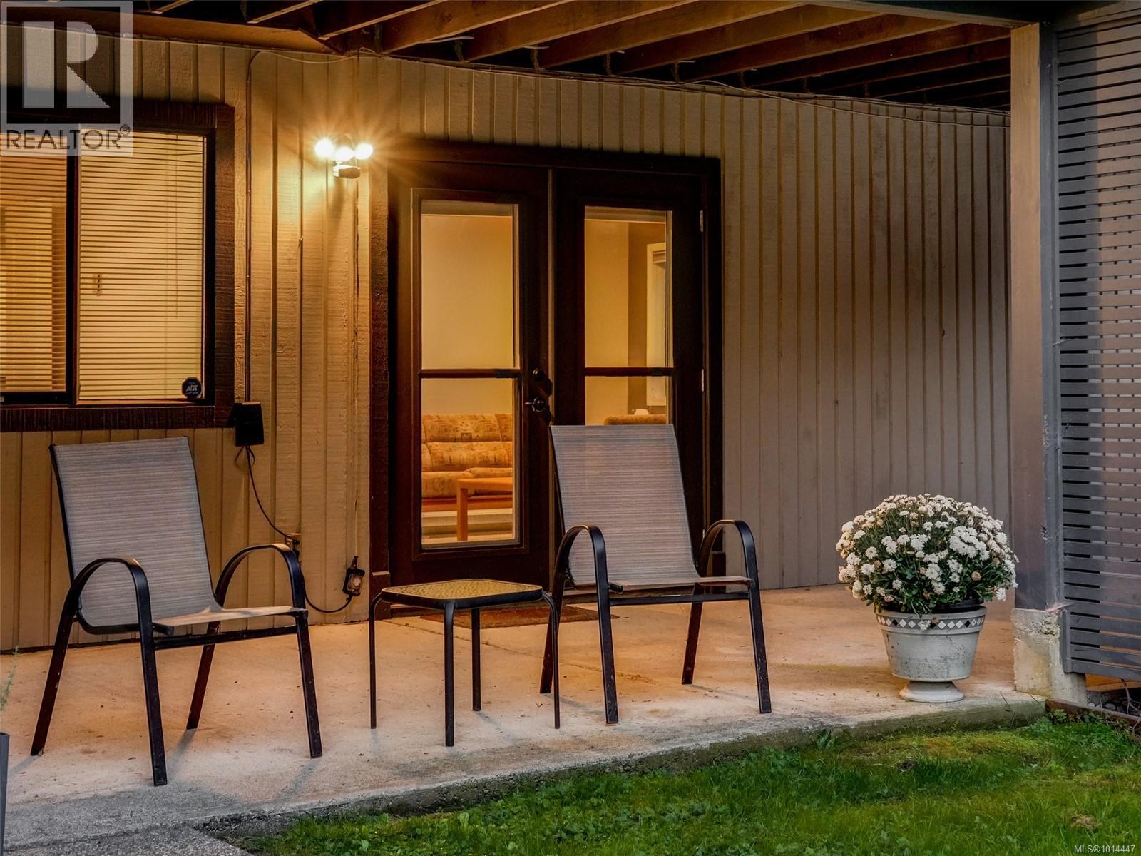 764 Westbury Rd, Saanich, British Columbia  V8Y 1G8 - Photo 55 - 1014447