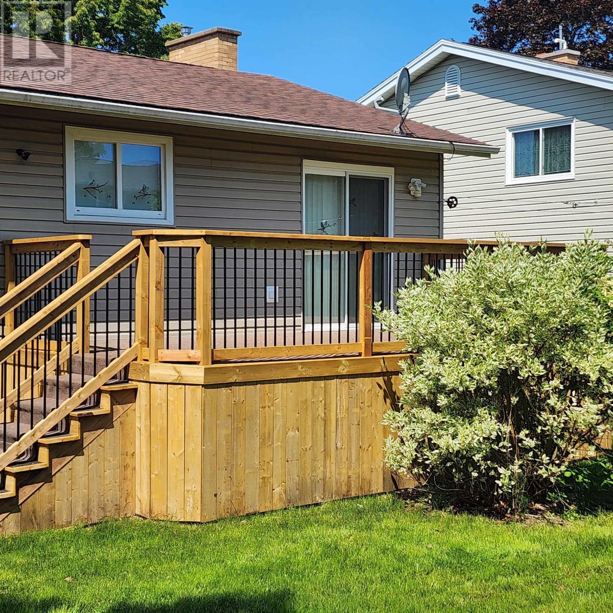 Property at 55 Oakmount Drive image 4