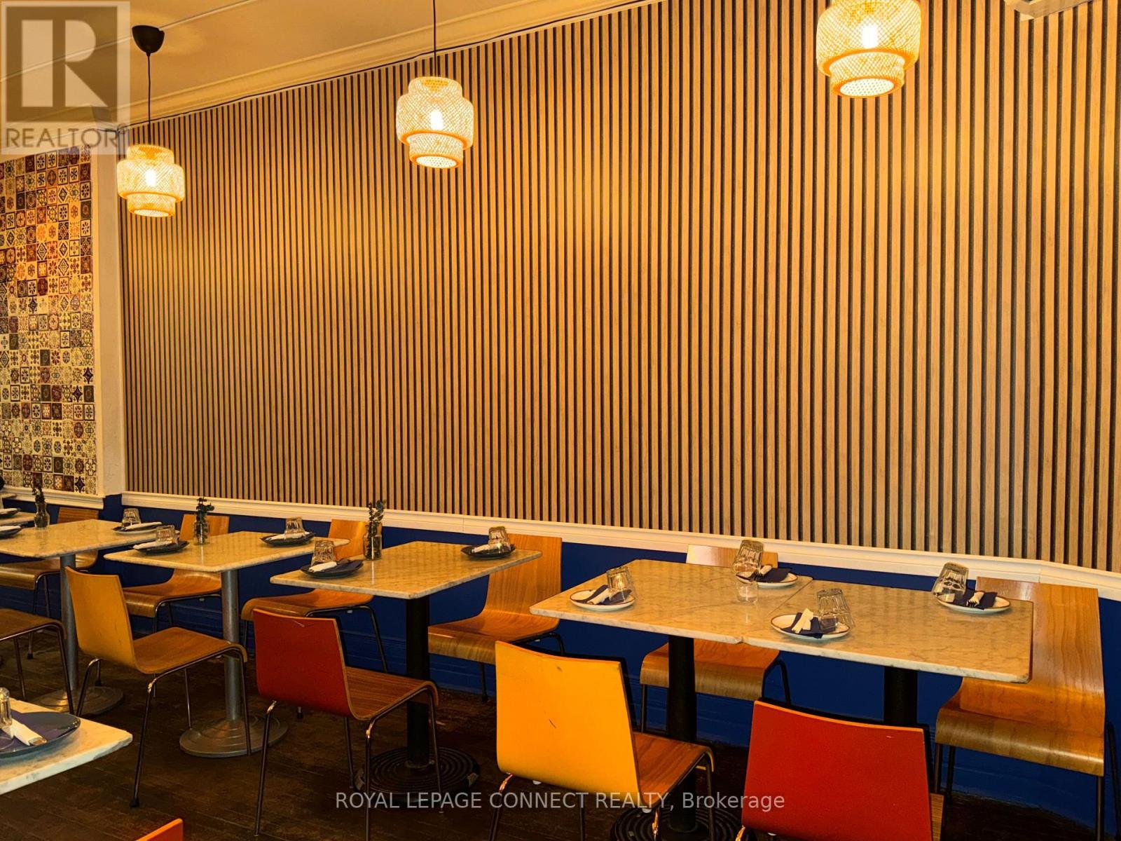 942 Queen Street W, Toronto, Ontario M6J 1G8 - Photo 4 - C12373356