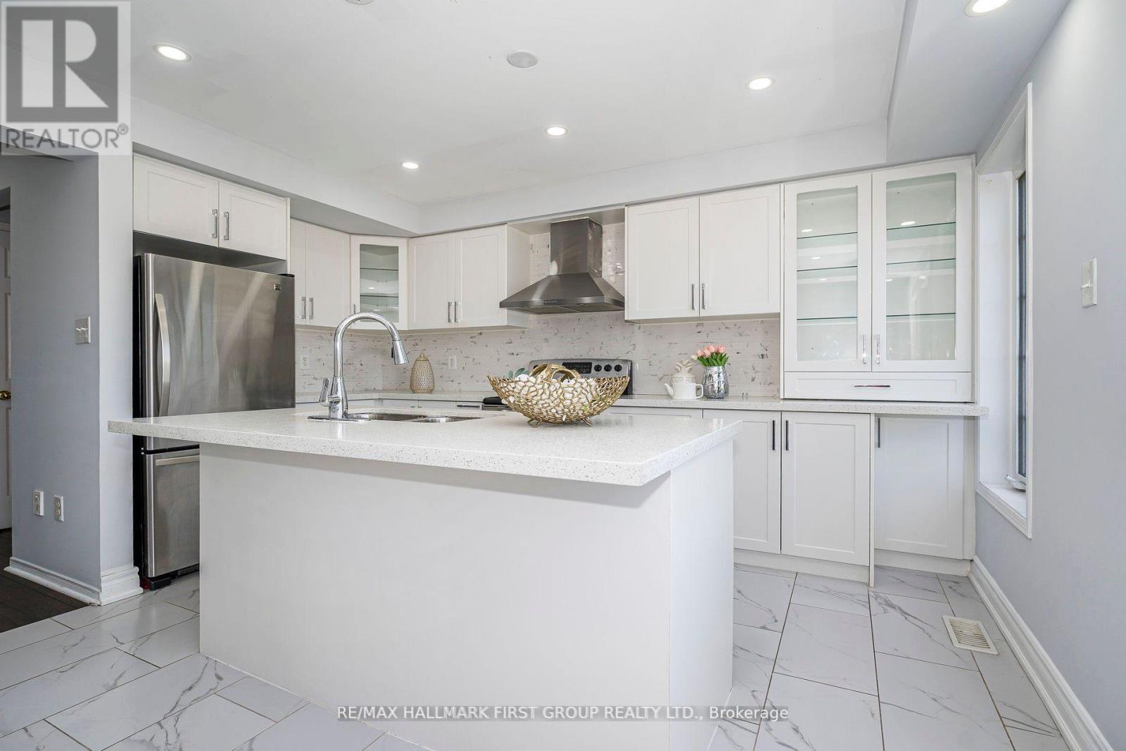 527 Rossland Road E, Ajax, Ontario  L1T 4S1 - Photo 24 - E12414511