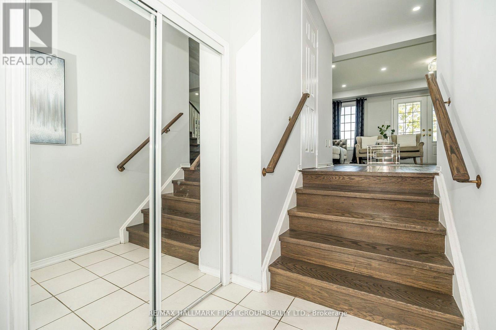 527 Rossland Road E, Ajax, Ontario  L1T 4S1 - Photo 3 - E12414511