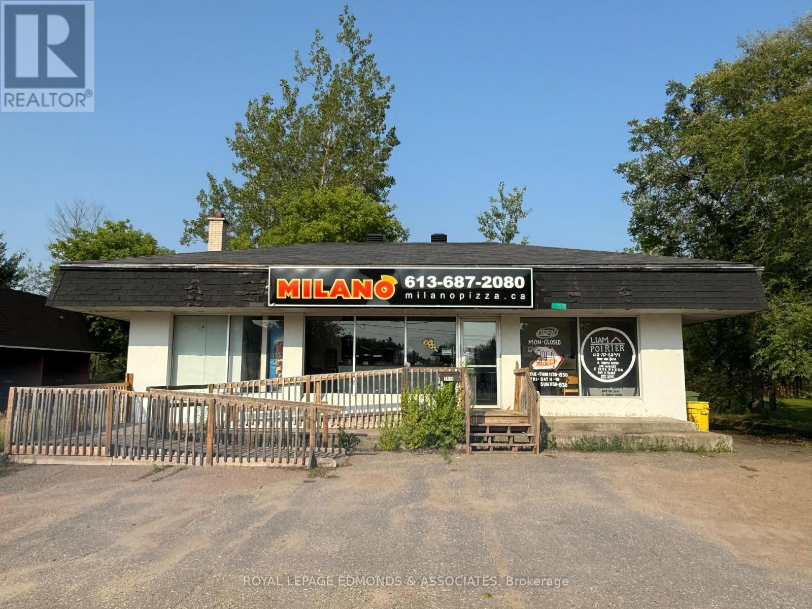 3515 PETAWAWA BOULEVARD, Petawawa, Ontario