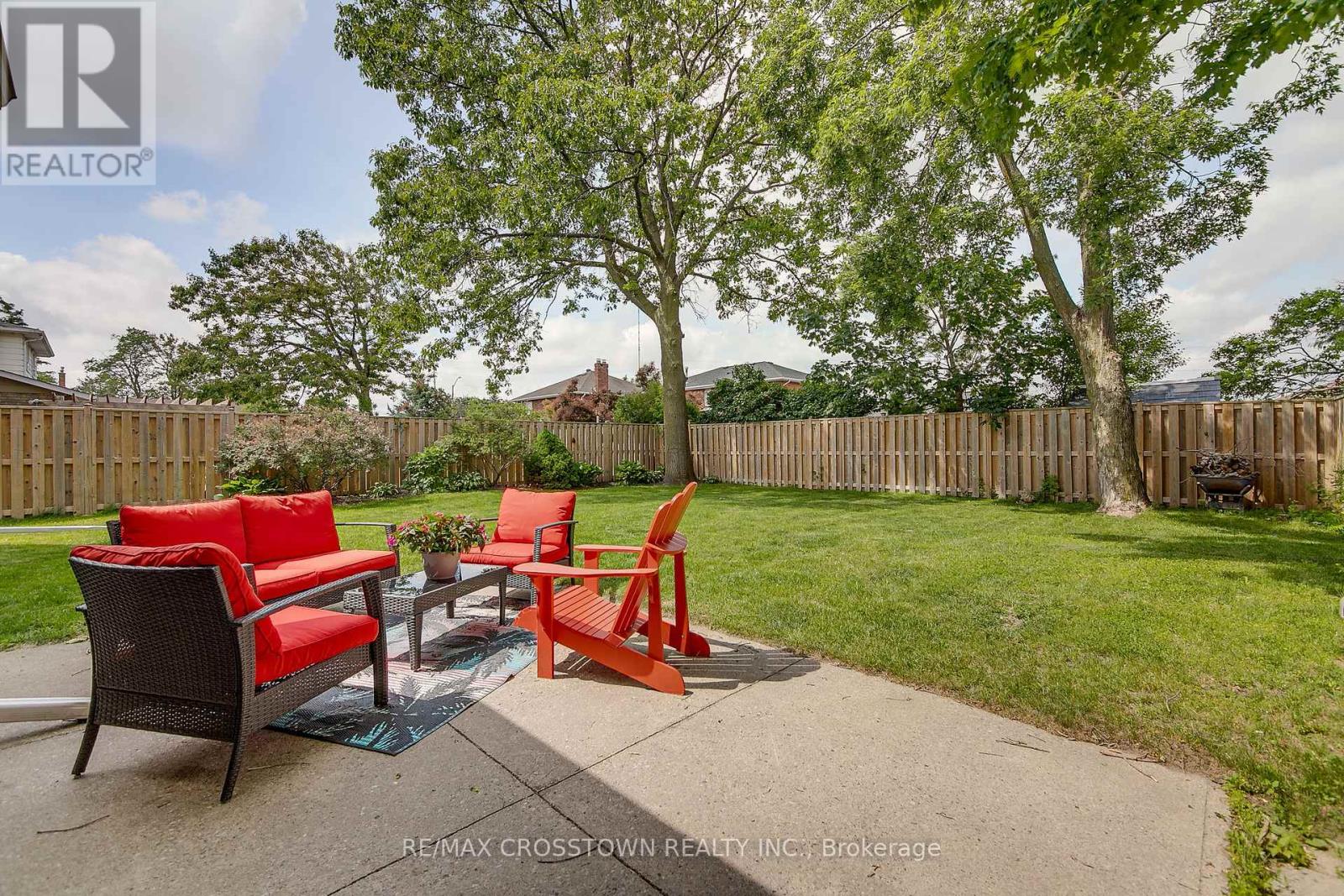 122 Marshall Street S, Barrie, Ontario  L4N 4L5 - Photo 2 - S12339177