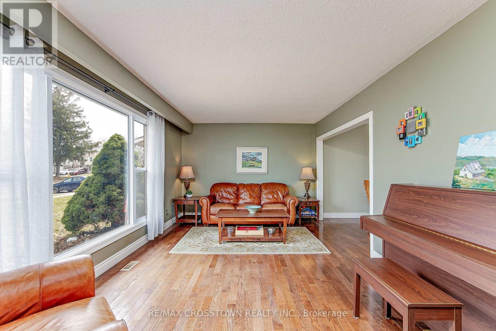 122 Marshall Street S, Barrie, Ontario  L4N 4L5 - Photo 5 - S12339177
