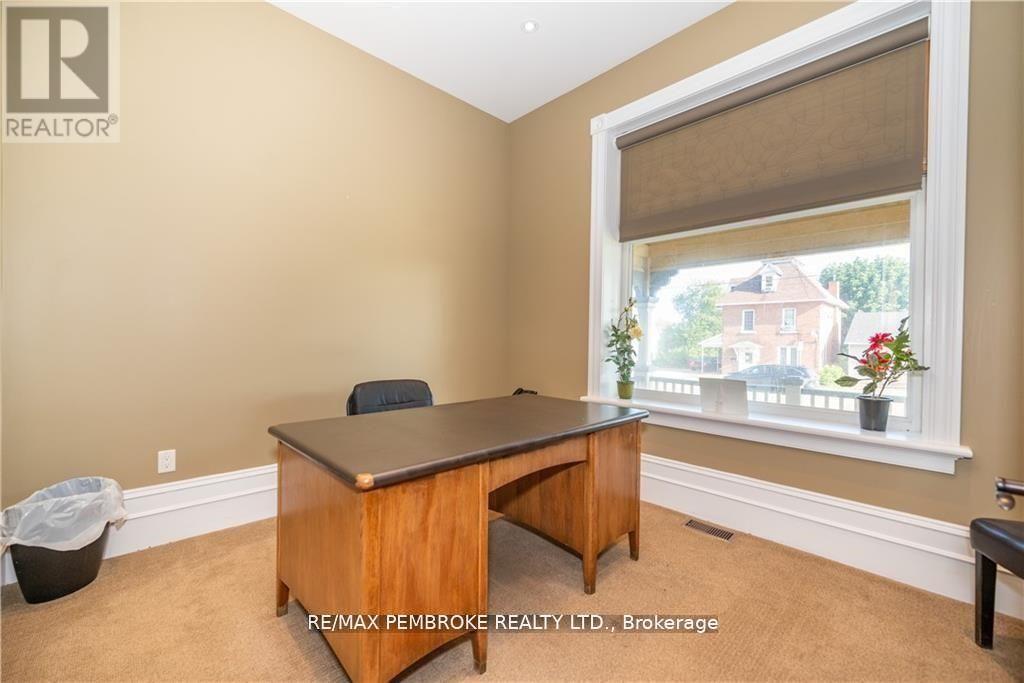464 Pembroke Street W, Pembroke, Ontario  K8A 5N9 - Photo 10 - X12414712