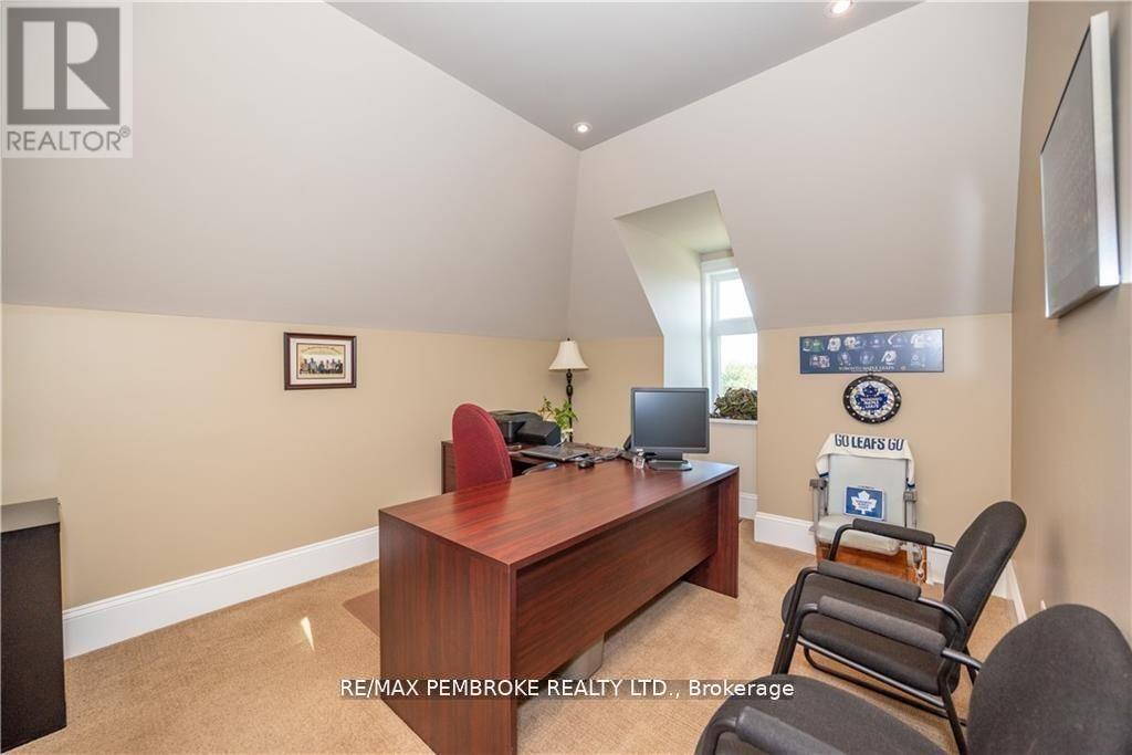 464 Pembroke Street W, Pembroke, Ontario  K8A 5N9 - Photo 18 - X12414712