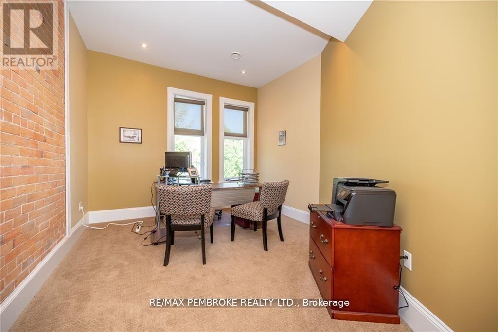 464 Pembroke Street W, Pembroke, Ontario  K8A 5N9 - Photo 23 - X12414712