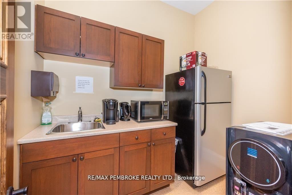 464 Pembroke Street W, Pembroke, Ontario  K8A 5N9 - Photo 28 - X12414712