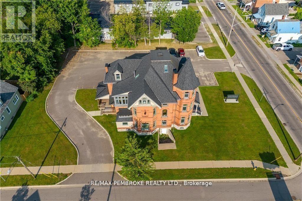 464 Pembroke Street W, Pembroke, Ontario  K8A 5N9 - Photo 29 - X12414712